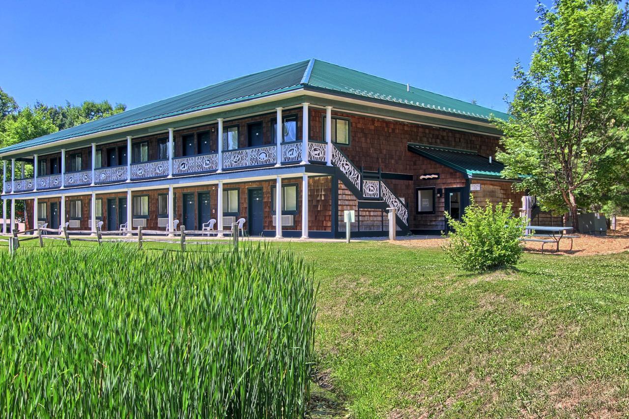 The Legend Cottage Inn Bellaire Exterior foto
